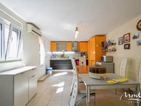 Prodaja, kuća, 220m², Tivat, Crna Gora - image 7