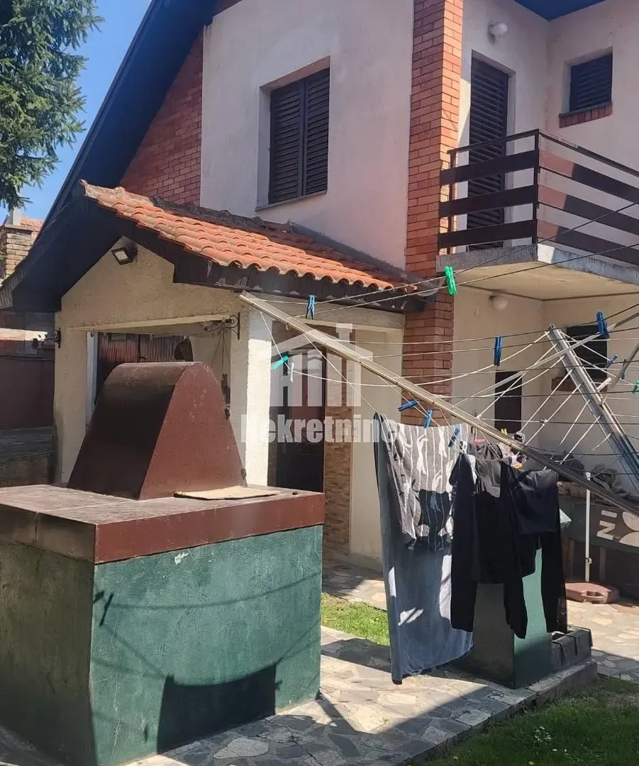 Sale, house, 250m², Voždovac Sve Podlokacije, Beograd