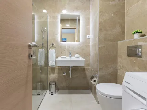 Sale, two bedroom apartment, 55m², Budva, Crna Gora - image 16