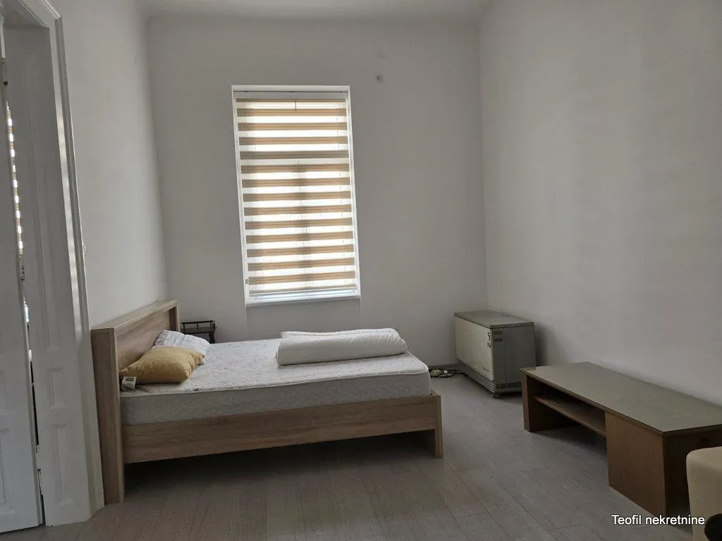 Izdavanje, dvosoban stan, 72m², Zemun Centar, Zemun Sve Podlokacije