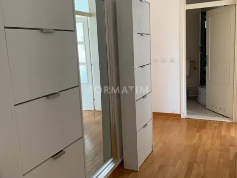 Izdavanje, četvorosoban stan, 125m², Savski Venac, Beograd - image 7