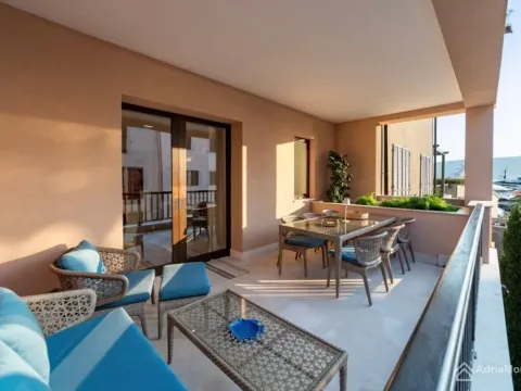 Sale, three bedroom apartment, 201m², Centar, Tivat - image 5