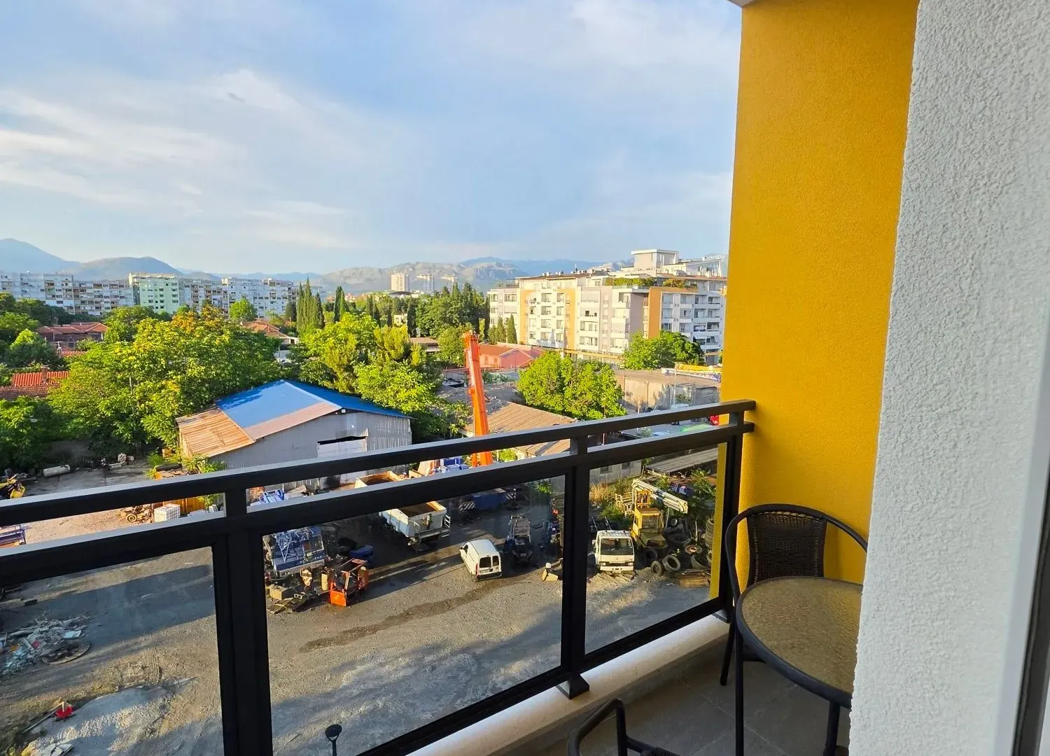 Izdavanje, jednosoban stan, 45m², Pobrežje, Podgorica
