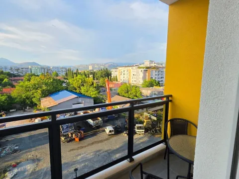 Izdavanje, jednosoban stan, 45m², Pobrežje, Podgorica - image 8