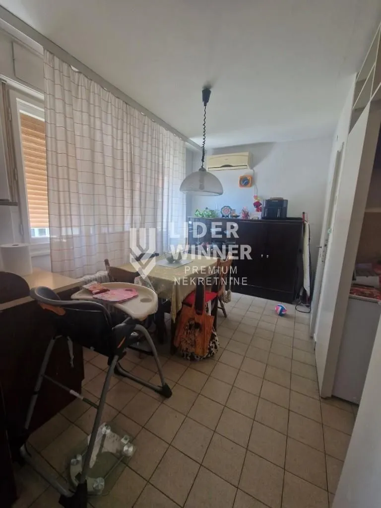 Prodaja, trosoban stan, 77m², Čubura, Beograd