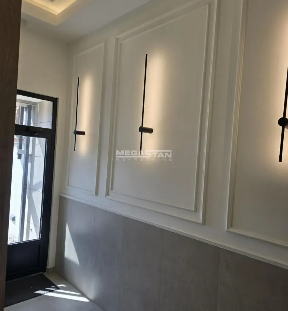 Prodaja, četvorosoban stan, 142m², Šumice, Beograd