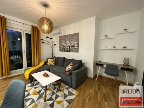 Izdavanje, dvosoban stan, 48m², Bulevar Evrope, Novi Sad Sve Podlokacije - image 3