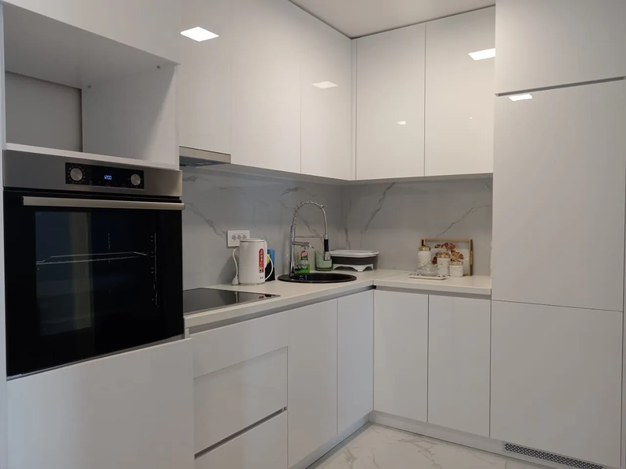 Izdavanje, jednosoban stan, 47m², Budva, Crna Gora