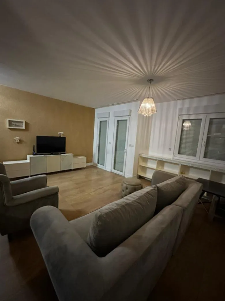 Izdavanje, jednosoban stan, 58m², City Kvart, Podgorica