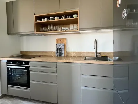 Izdavanje, stan, 123m², Tivat, Crna Gora - image 4