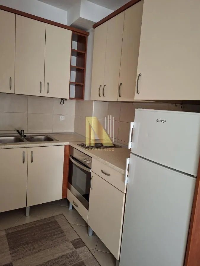 Izdavanje, garsonjera, 35m², Bulevar Oslobodjenja, Novi Sad Sve Podlokacije