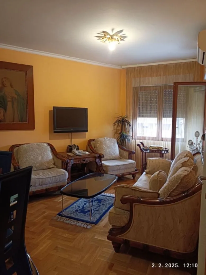 Izdavanje, jednosoban stan, 40m², Stari Aerodrom, Podgorica