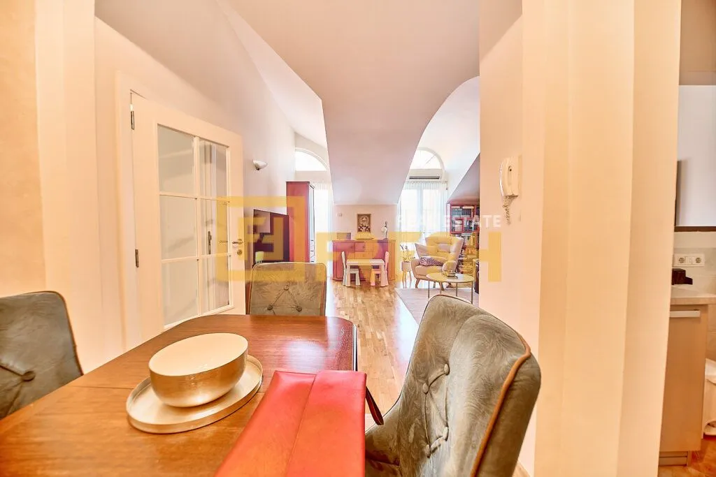 Prodaja, dvosoban stan, 64m², Stara Varoš, Podgorica