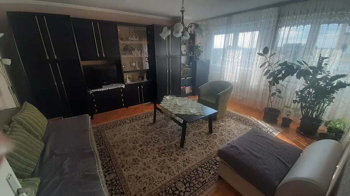 Prodaja, trosoban stan, 76m², Novo naselje, Novi Sad