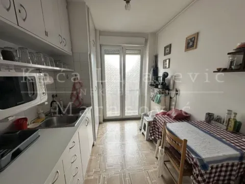 Prodaja, trosoban stan, 63m², Kalenić Pijaca, Vračar Sve Podlokacije - image 5