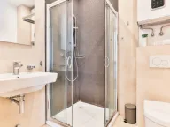 Izdavanje, jednosoban stan, 81m², Bulevar, Budva - image 12