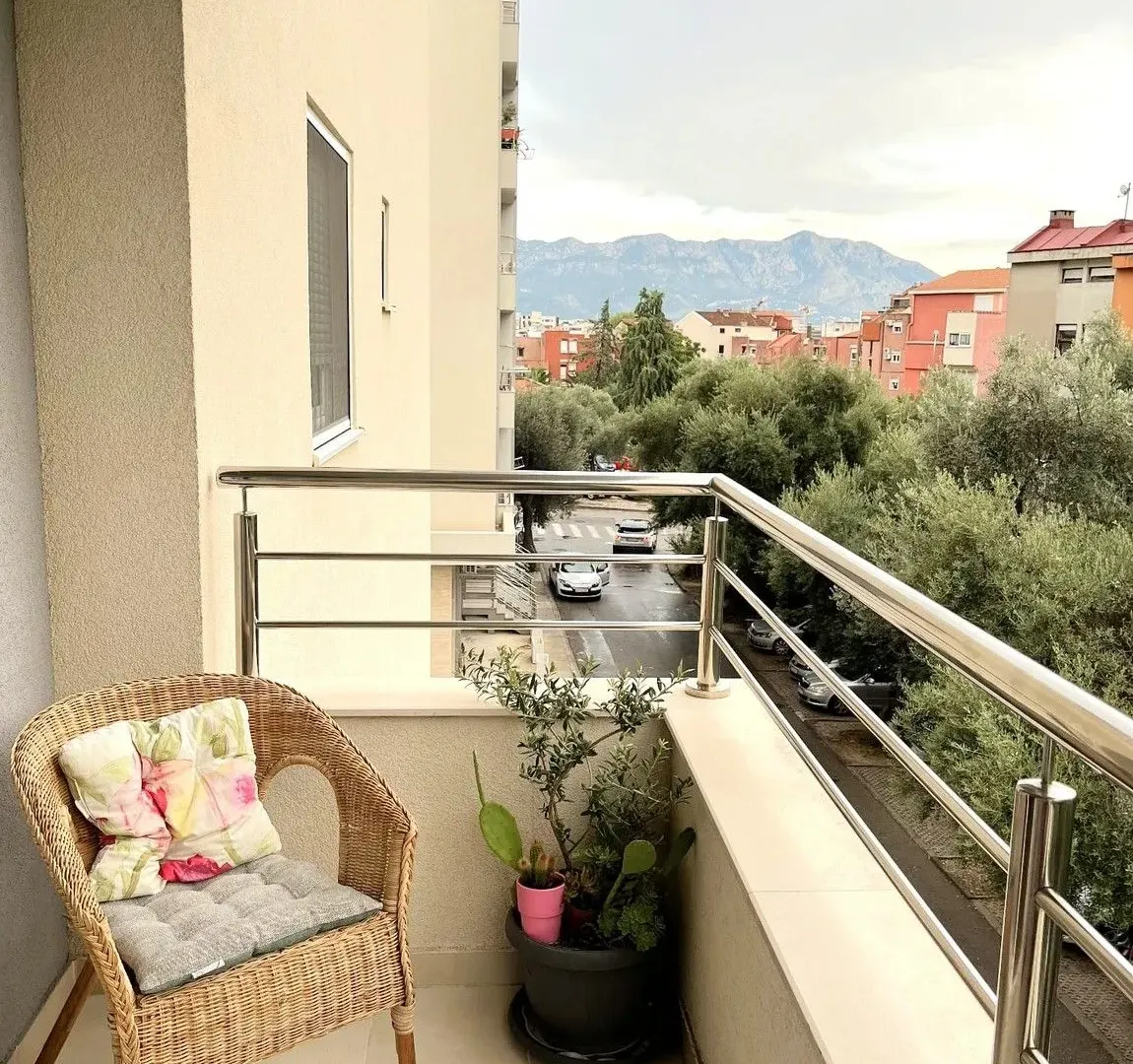 Rent, two bedroom apartment, 52m², Maine, Budva