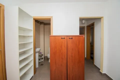 Rent, four bedroom apartment, 80m², Blok 9, Podgorica - image 14