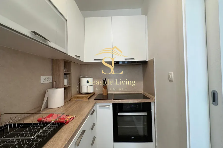 Prodaja, dvosoban stan, 86m², Dobrota, Kotor