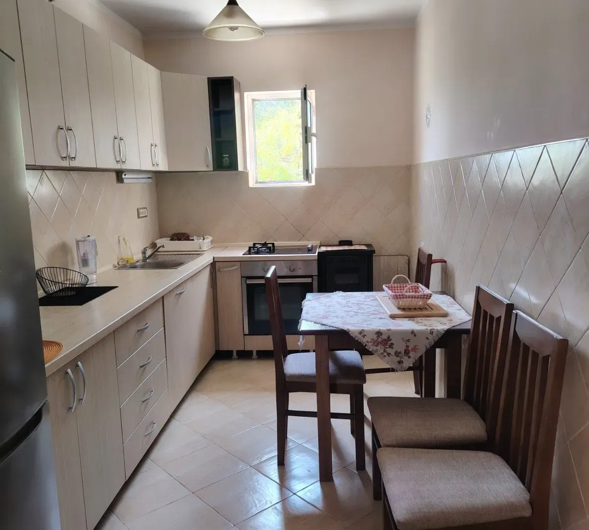 Izdavanje, dvosoban stan, 65m², Meljine, Herceg Novi