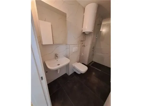 Izdavanje, dvosoban stan, 67m², Niš, Srbija - image 9