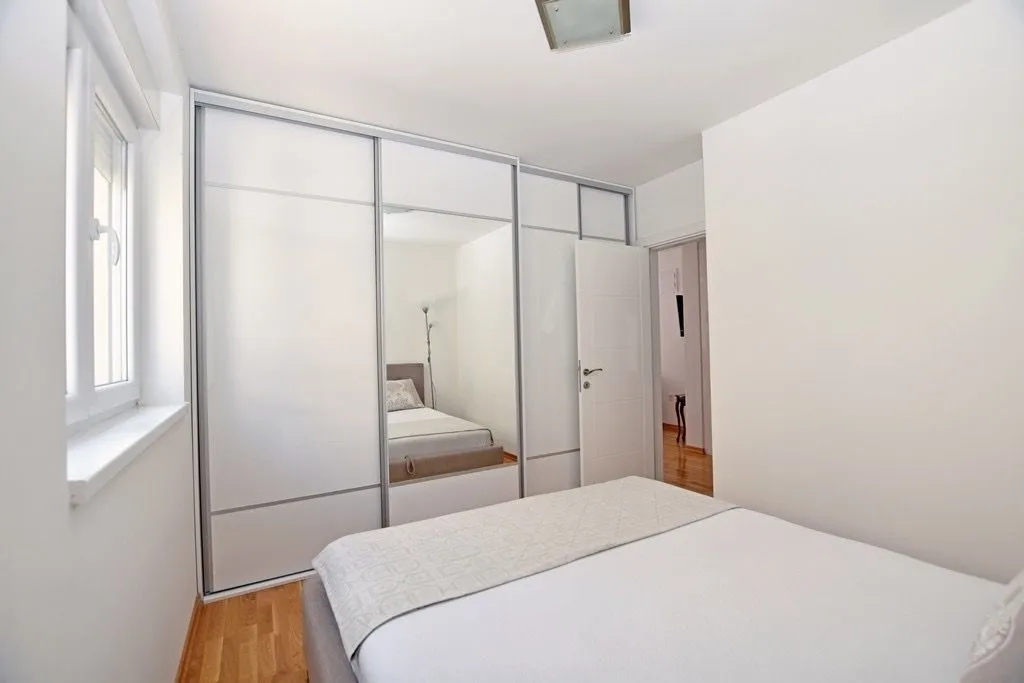 Izdavanje, jednosoban stan, 45m², Igalo, Herceg Novi