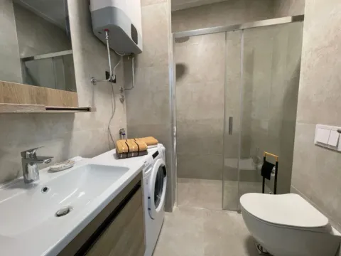 Izdavanje, garsonjera, 27m², Bečići, Budva - image 5