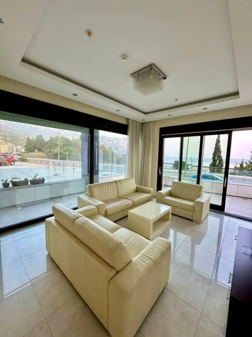 Rent, one bedroom apartment, 67m², Bečići, Budva