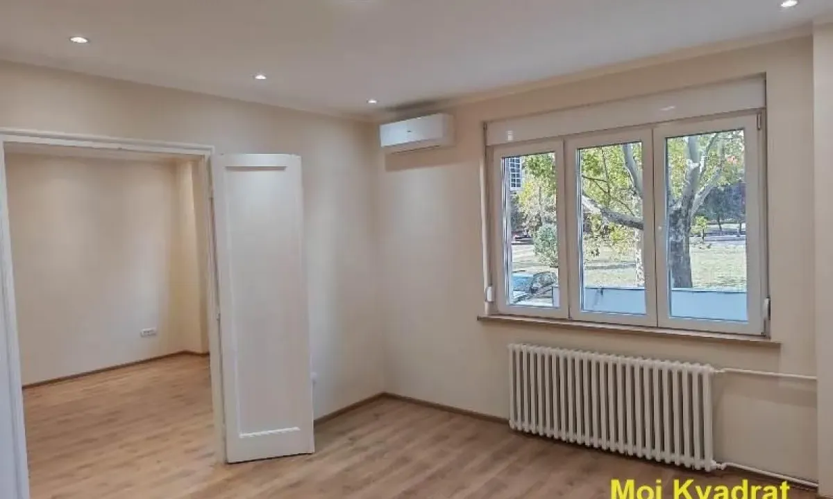 Izdavanje, trosoban stan, 70m², Savski Venac, Beograd