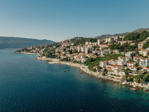 Prodaja, kuća, 180m², Kotor, Crna Gora - image 1