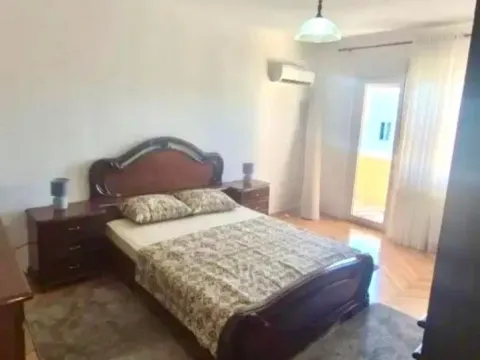 Izdavanje, dvosoban stan, 80m², Centar, Podgorica - image 6