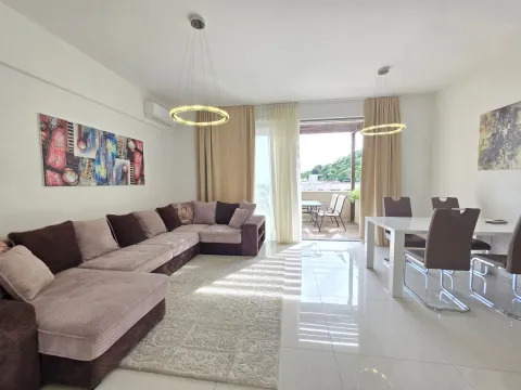 Sale, two bedroom apartment, 98m², Bečići, Budva - image 1