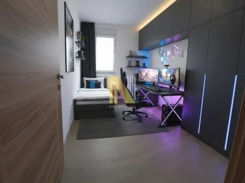 Prodaja, trosoban stan, 78m², Petrovaradin, Novi Sad - image 22