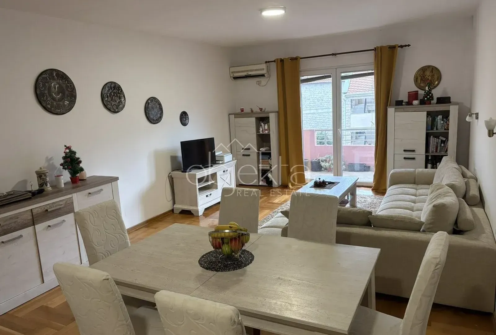 Rent, apartment, 84m², Tivat, Crna Gora
