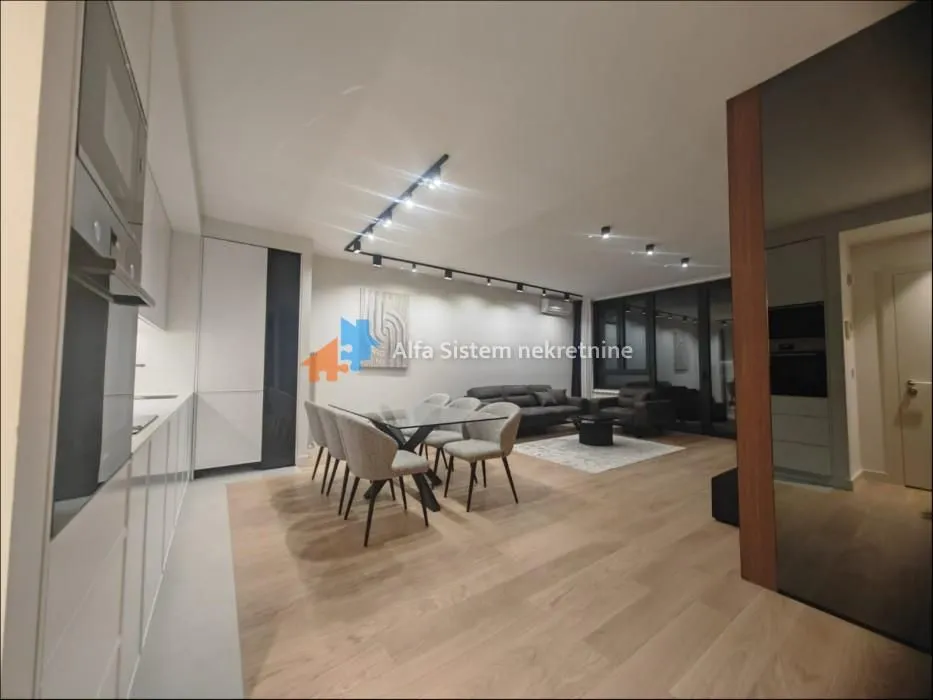 Rent, four bedroom apartment, 120m², Savski Venac, Beograd