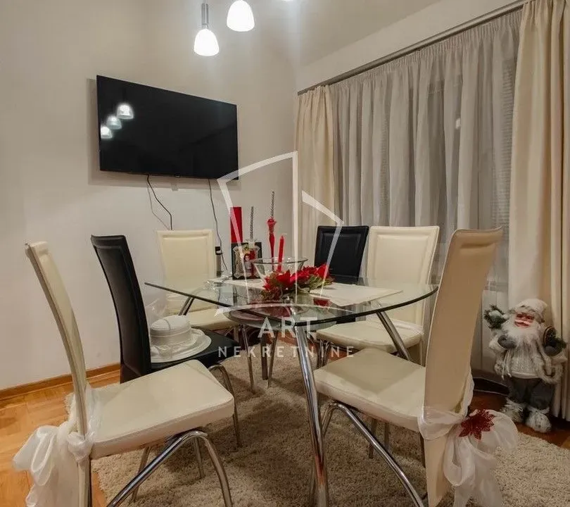 Prodaja, trosoban stan, 110m², Čukarica, Beograd