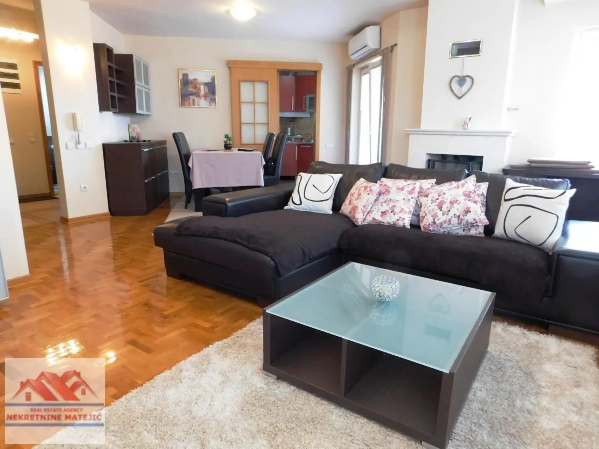 Izdavanje, četvorosoban stan, 102m², Centar, Kragujevac