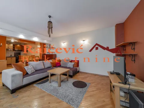 Izdavanje, trosoban stan, 80m2, Vračar Hram, Vračar, Beograd