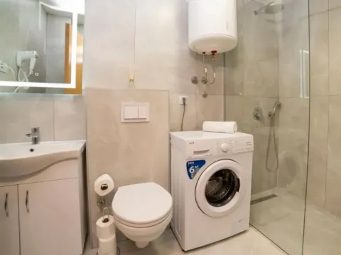 Izdavanje, jednosoban stan, 42m², Ulcinj, Crna Gora - image 5