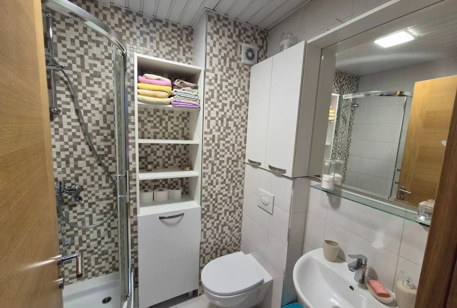 Izdavanje, jednosoban stan, 45m², City Kvart, Podgorica