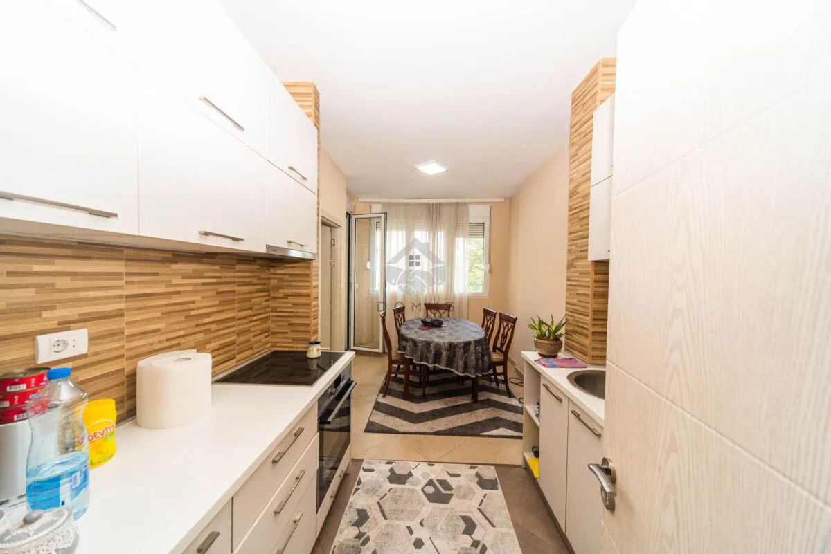 Prodaja, dvosoban stan, 72m², Autobuska stanica, Podgorica