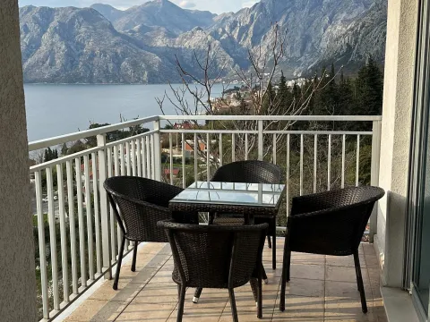 Rent, two bedroom apartment, 75m², Dobrota, Kotor - image 9