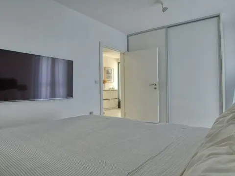 Izdavanje, dvosoban stan, 110m², Đenovići, Herceg Novi - image 6