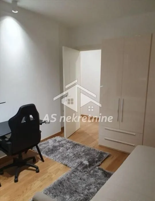 Rent, four bedroom apartment, 105m², Novi Beograd Blok 65, Novi Beograd Sve Podlokacije