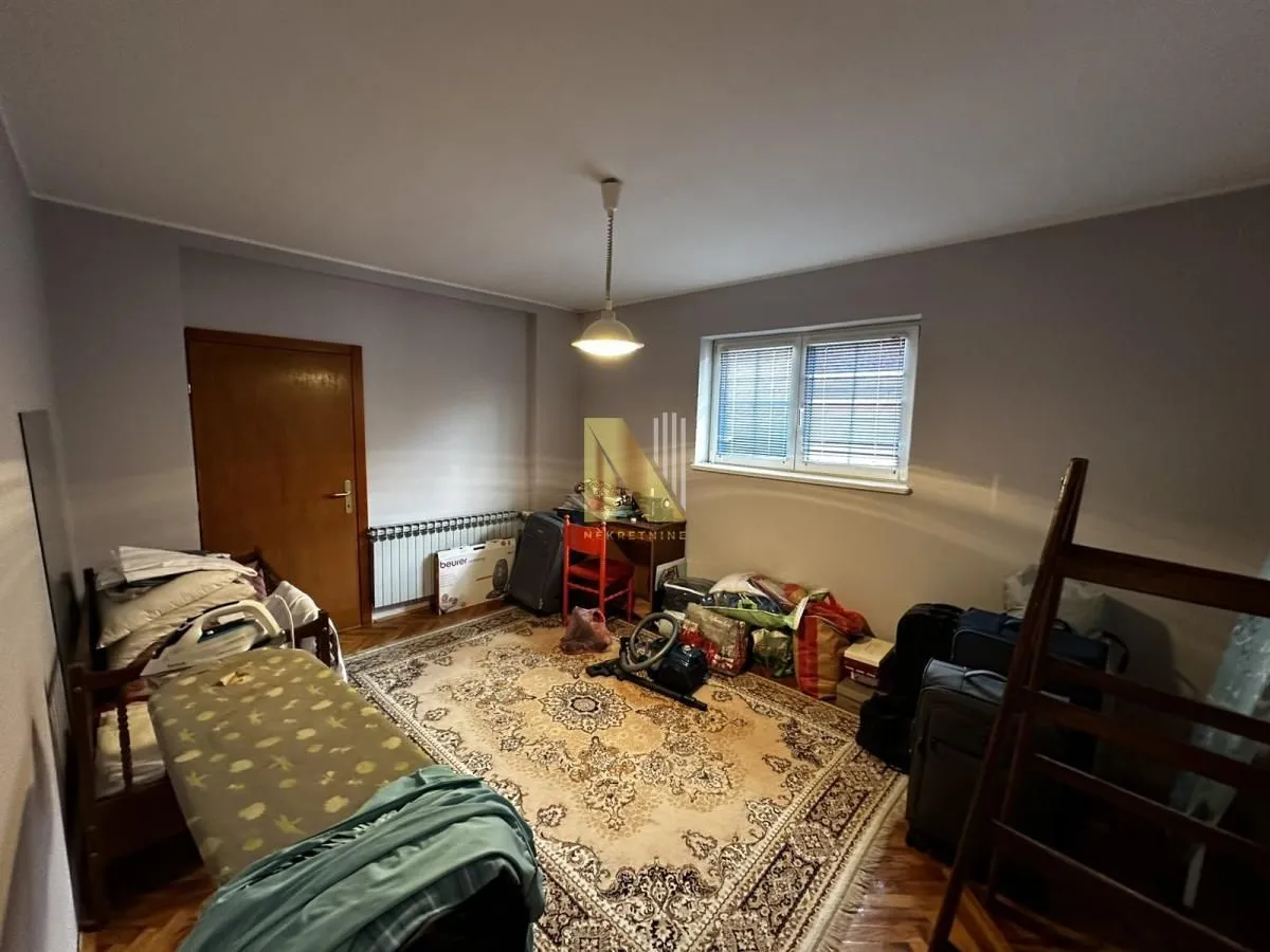 Prodaja, kuća, 281m², Centar, Žabljak