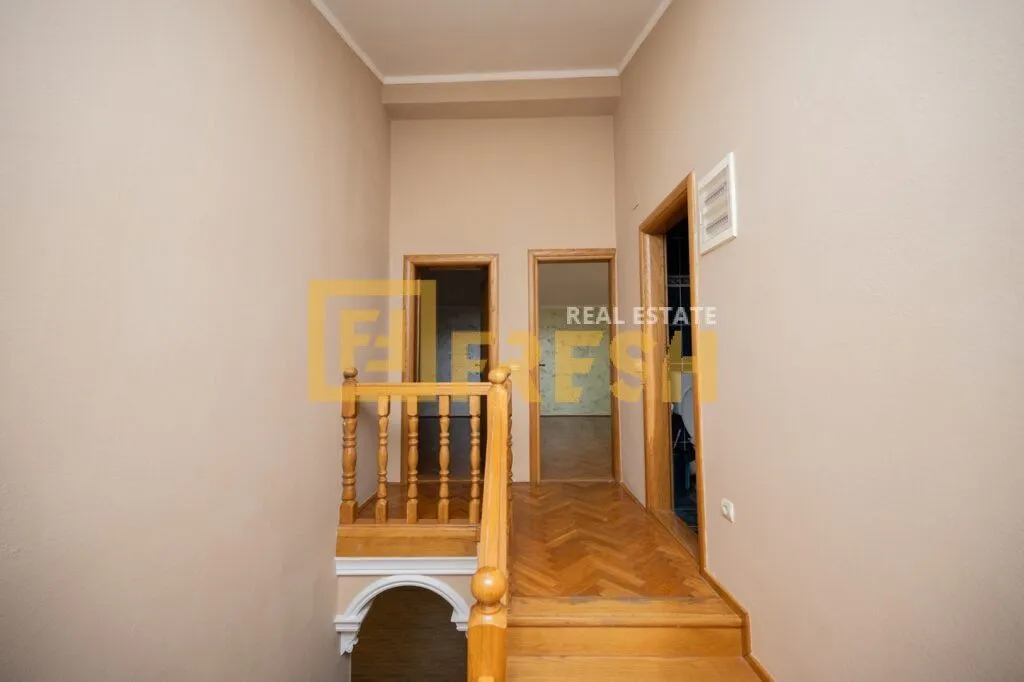 Rent, house, 150m², Gornja Gorica, Podgorica