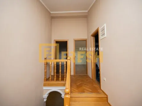 Izdavanje, kuća, 150m², Gornja Gorica, Podgorica - image 11