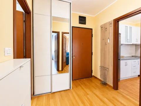 Prodaja, jednosoban stan, 50m², City Kvart, Podgorica - image 9