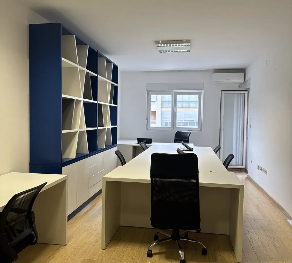 Izdavanje, poslovni prostor, 75m², City Kvart, Podgorica
