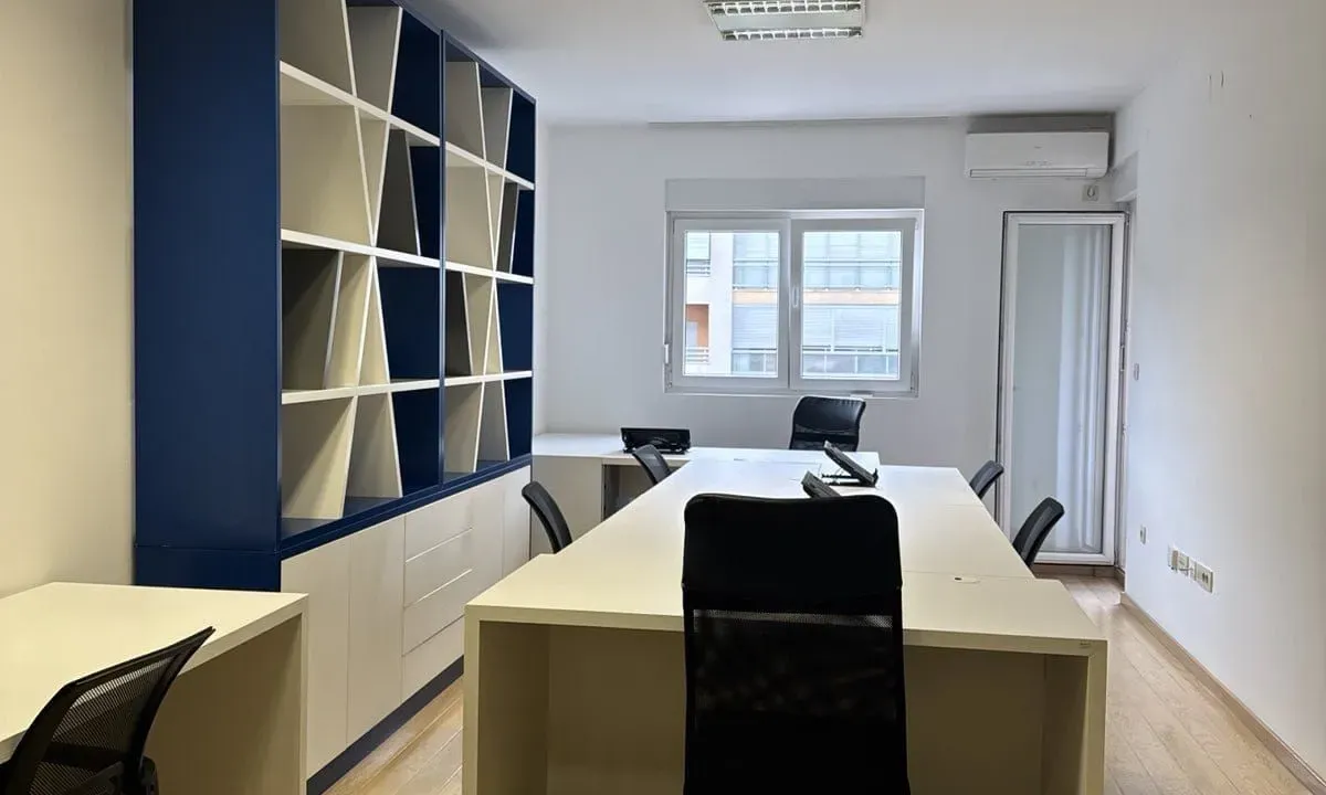 Izdavanje, poslovni prostor, 75m², City Kvart, Podgorica